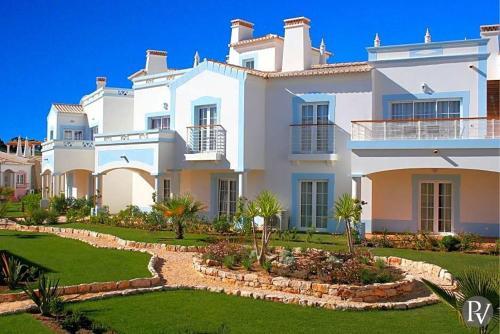 Salema Villa Sleeps 4
