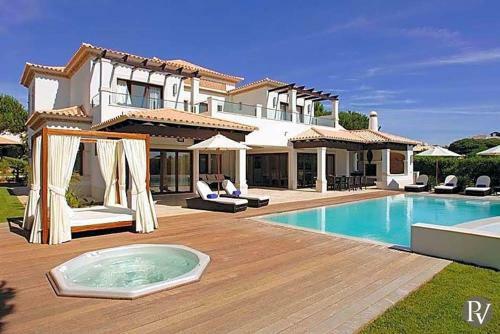 Olhos De Agua Villa Sleeps 8 Pool Air Con Wifi