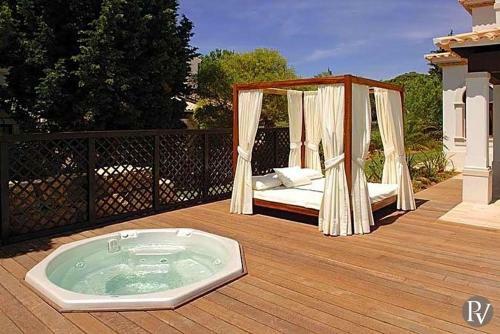 Olhos De Agua Villa Sleeps 8 Pool Air Con Wifi