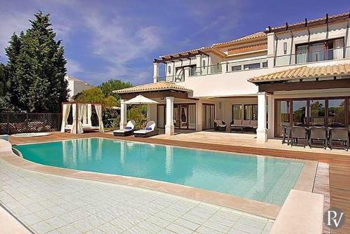 Olhos De Agua Villa Sleeps 8 Pool Air Con Wifi