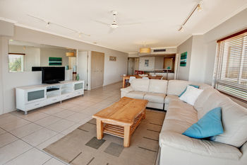 Hotel Rolling Surf Resort
