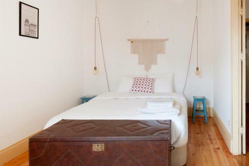 Vintage Note Apartment In Porto By Cozzy Homes