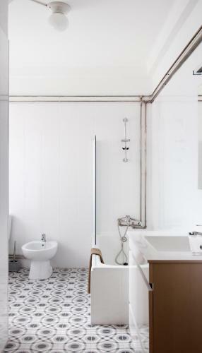 Vintage Note Apartment In Porto By Cozzy Homes