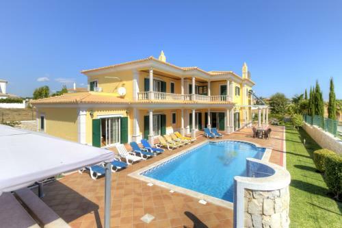 Guia Villa Sleeps 10 Pool Air Con Wifi