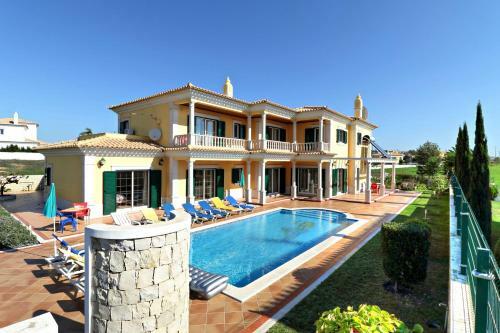 Guia Villa Sleeps 10 Pool Air Con Wifi