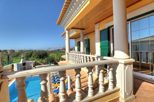 Guia Villa Sleeps 10 Pool Air Con Wifi