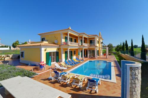 Guia Villa Sleeps 10 Pool Air Con Wifi