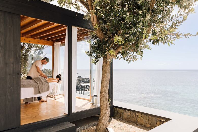 Hotel White Exclusive Suites & Villas