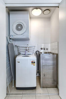 Hotel Quest Spring Hill Serviced Apt