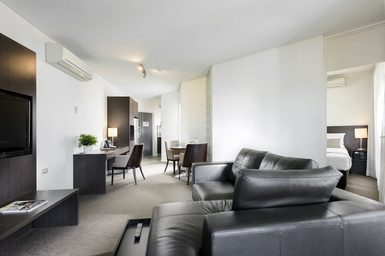 Pier 21 Apartments Hotel