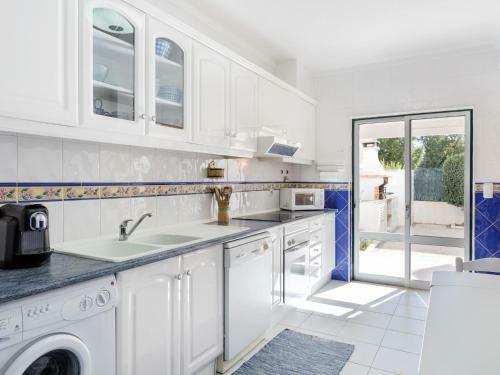 Holiday Home Manta Rota 450m From The Beach