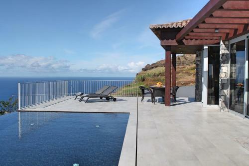 Villa Cliffscape By Ourmadeira