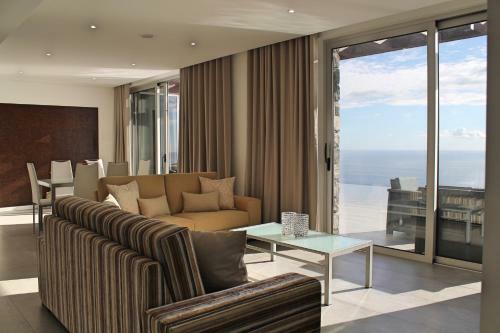 Villa Cliffscape By Ourmadeira