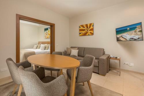 Hotel Caneiros Luxury House & Suites