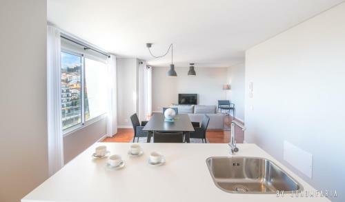 Mlv Uptown Apartments