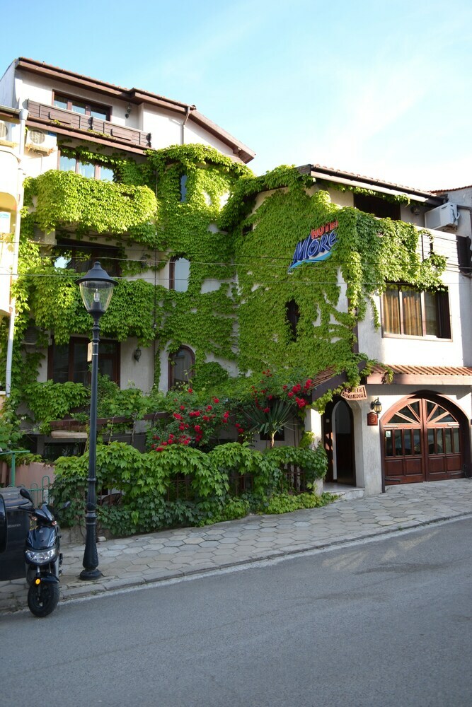 Hotel More