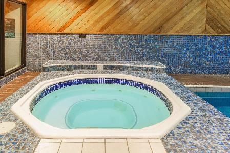 Super 8 Campbellton Hotel