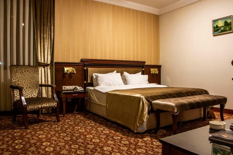 Atropat Hotel