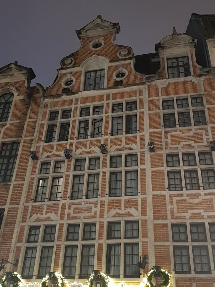 Hotel Madeleine Budget Rooms Grand Place