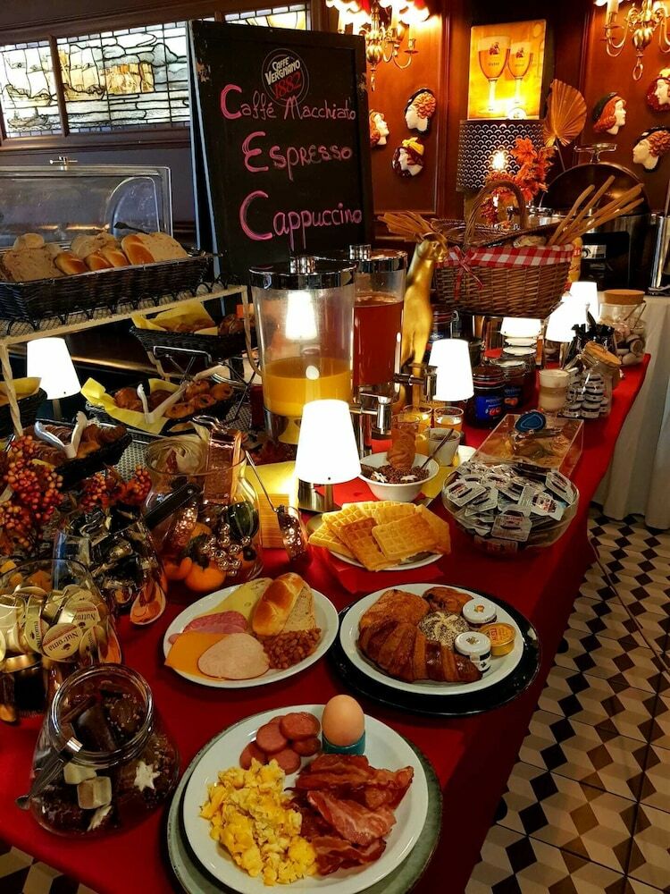 Hotel Madeleine Budget Rooms Grand Place