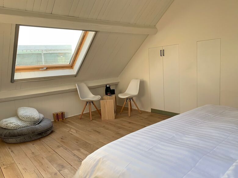 Hostal A Flemish Tale