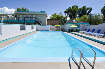 Hotel Tiki Shores Beach Motel Resort