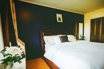 Tall Trees Bed & Breakfast