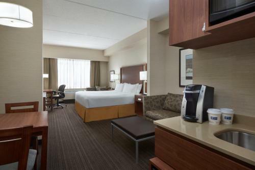 Hotel Holiday Inn Express & Suites Vaughan Southwest