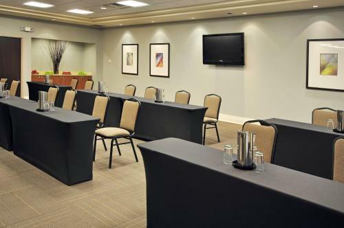 Hotel Holiday Inn Express & Suites Vaughan Southwest