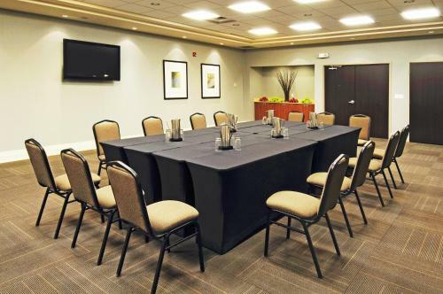 Hotel Holiday Inn Express & Suites Vaughan Southwest