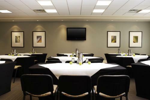 Hotel Holiday Inn Express & Suites Vaughan Southwest