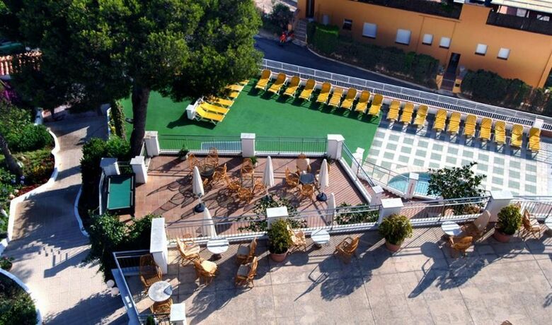 Montjoi By Brava Hoteles