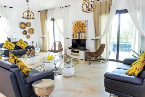 Deborah's Villa