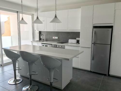 Poseidon Apartment By Michalis