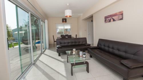 Rent Private Villa 364