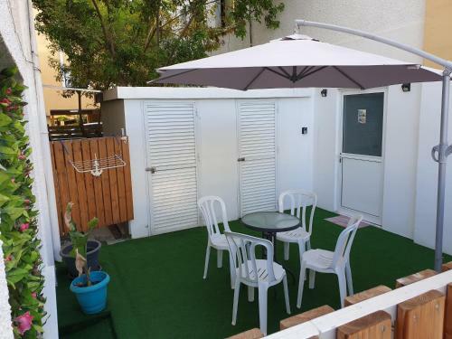 L.s.a Studio Apartment