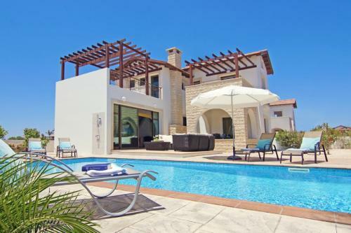 Eudora Villa
