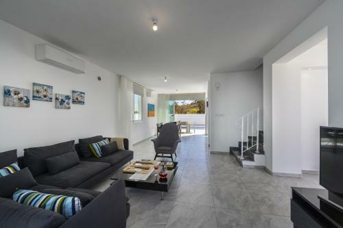 Protaras Villa Araella