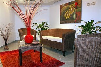Tus' Hotel