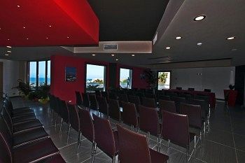 Tus' Hotel