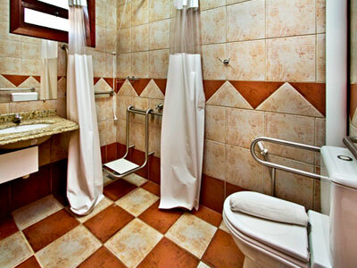 Hotel Pir� Mi�na