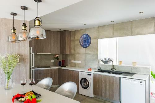 Apartamento Levanco City Sea Business Suite