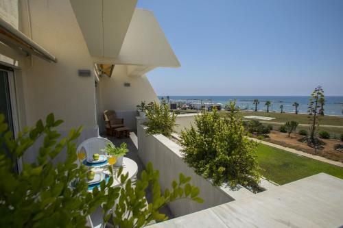 Apartamento Larnaca Sunshore Beachfront Suite