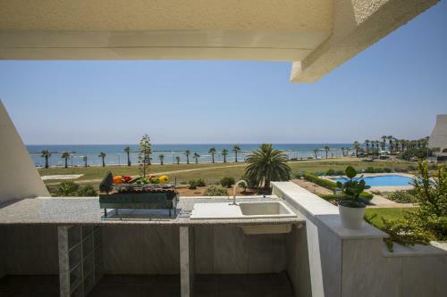 Apartamento Larnaca Sunshore Beachfront Suite