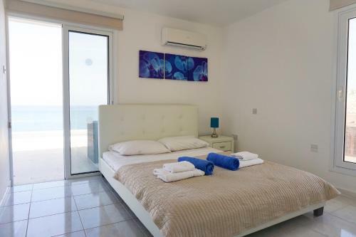 Villa Beach Front Aqua Marina