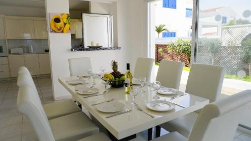 Villa Beach Front Aqua Marina