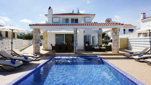 Villa Beach Front Aqua Marina