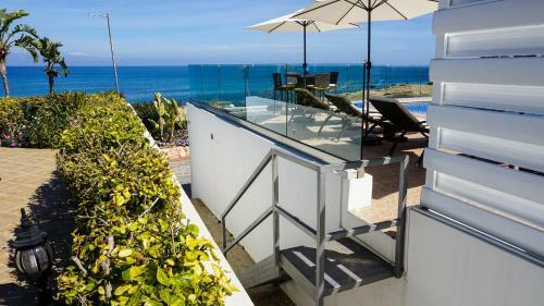 Villa Beach Front Aqua Marina