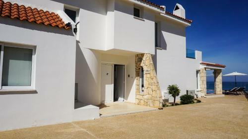 Villa Beach Front Aqua Marina