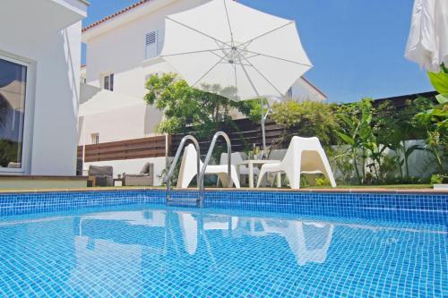 Villa Vibrance
